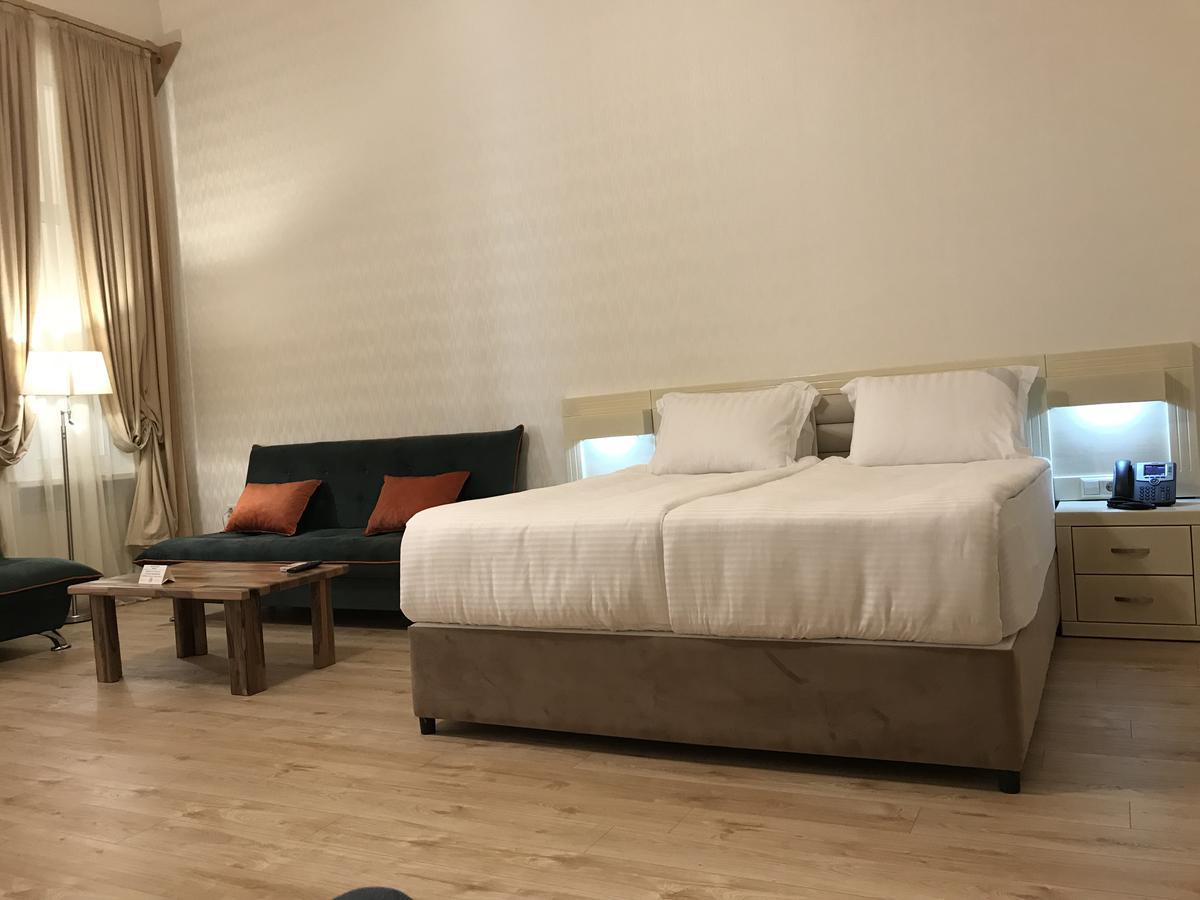 Full Comfort Apartment On Aghmashenebeli Tbilisi Buitenkant foto