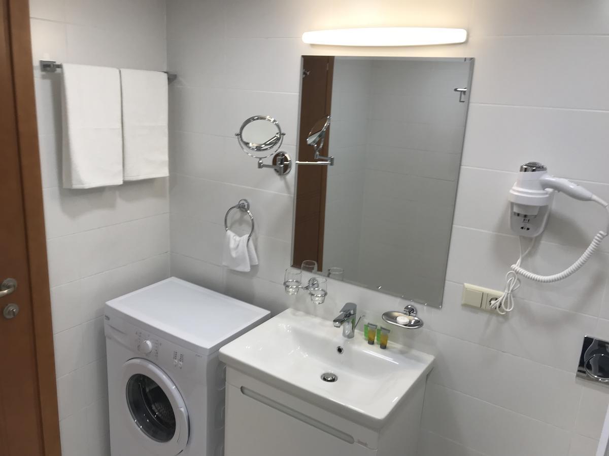 Full Comfort Apartment On Aghmashenebeli Tbilisi Buitenkant foto