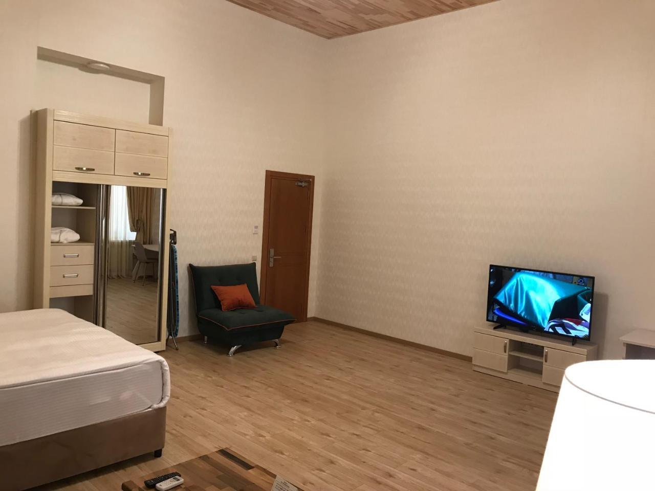 Full Comfort Apartment On Aghmashenebeli Tbilisi Buitenkant foto