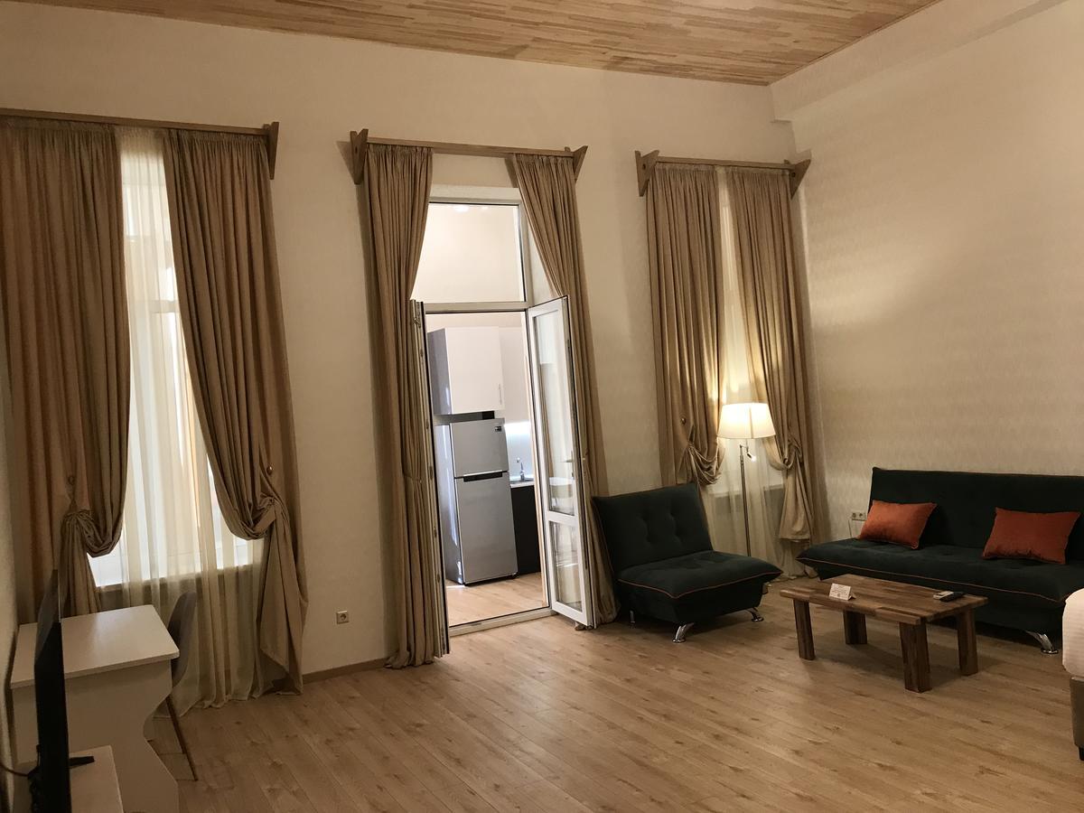 Full Comfort Apartment On Aghmashenebeli Tbilisi Buitenkant foto