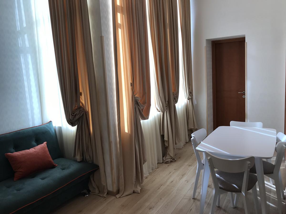 Full Comfort Apartment On Aghmashenebeli Tbilisi Buitenkant foto