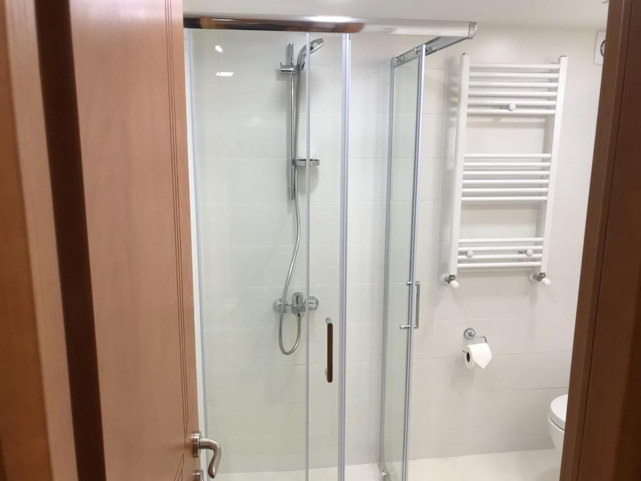 Full Comfort Apartment On Aghmashenebeli Tbilisi Buitenkant foto