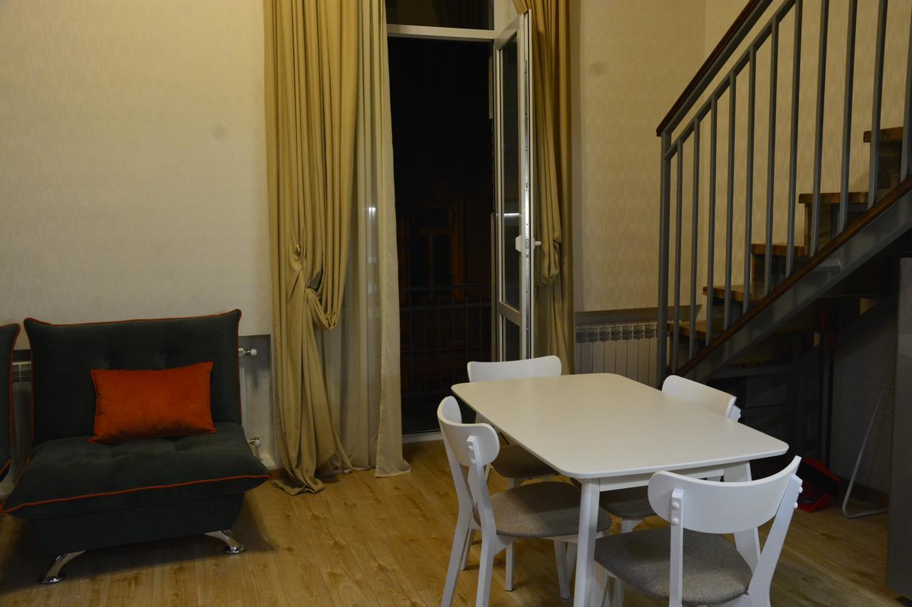 Full Comfort Apartment On Aghmashenebeli Tbilisi Buitenkant foto